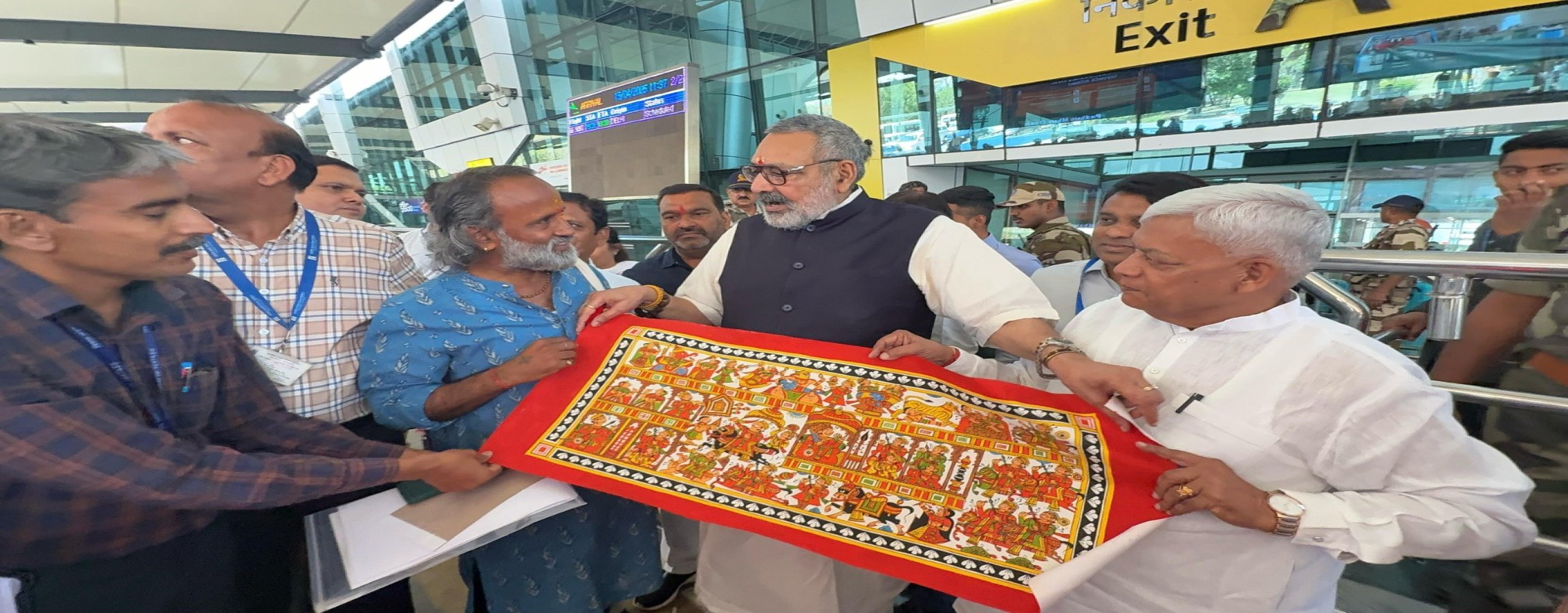 image of A Gorgeous Phad Painting presented to Hon'ble Minister of Textiles Shri Giriraj Singh by National Awardee Shri Kalyan Prasad Joshi.