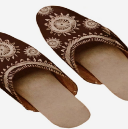 Patterned upper of Kataki chappal