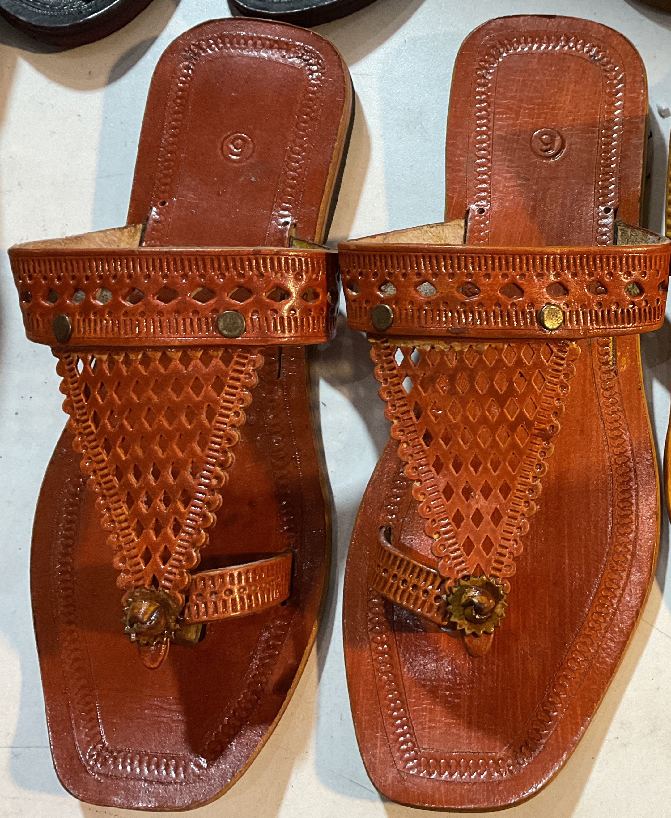Kolhapuri chappal detail 3