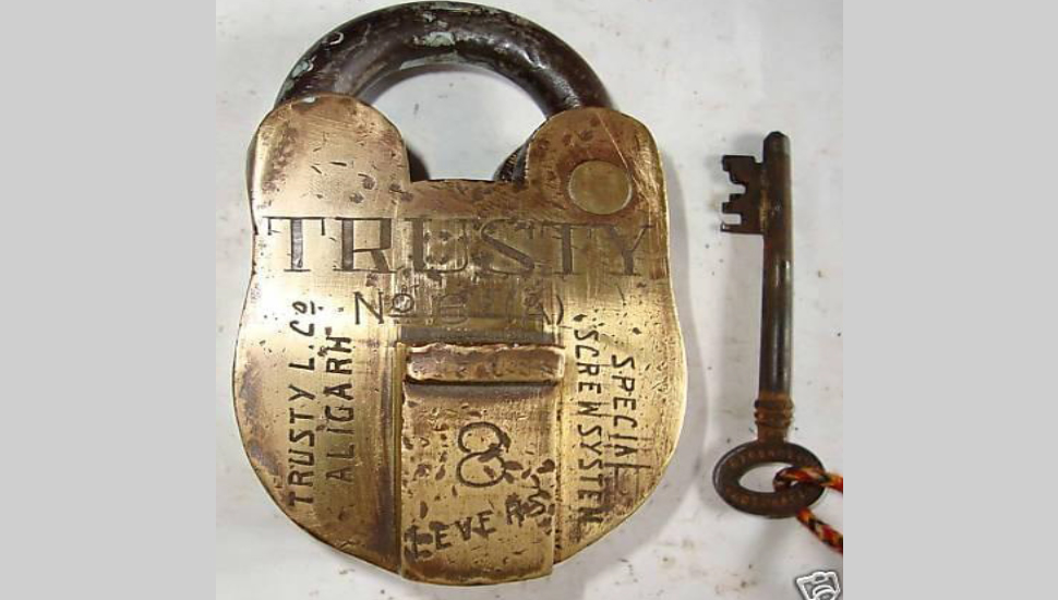 Aligarh lock craft detail
